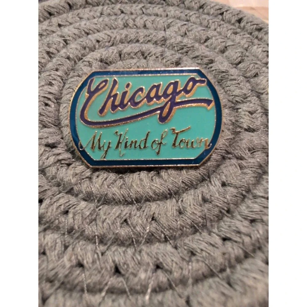 VINTAGE & RARE CHICAGO MY KIND OF TOWN PIN PINBACK‎
